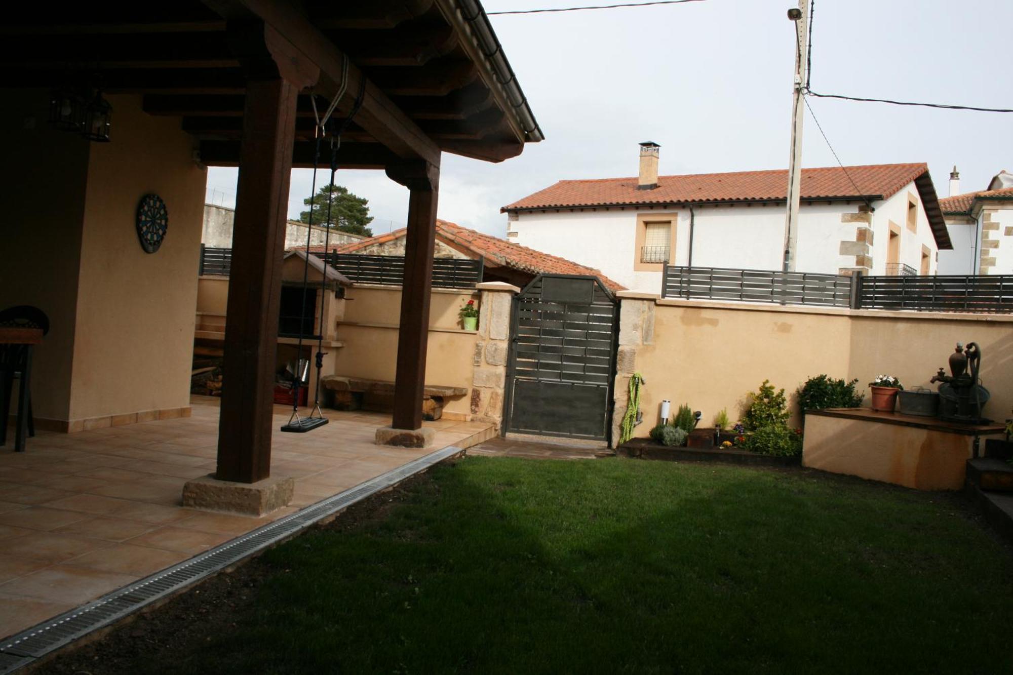 El Valle de la Mantequilla Aldehuela del Rincón Exterior foto
